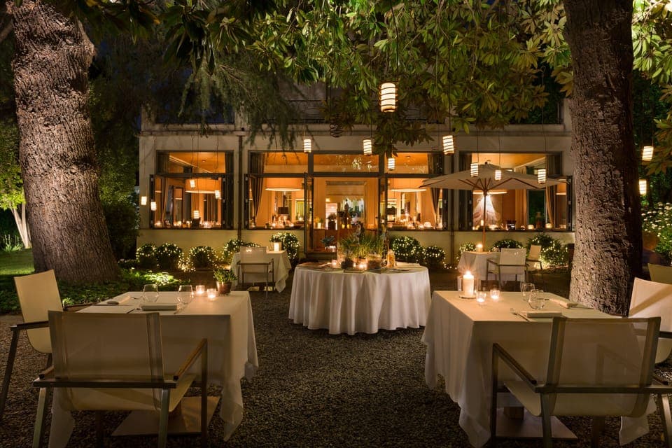 3 restaurants, breakfast, lunch, dinner served; Italian cuisine