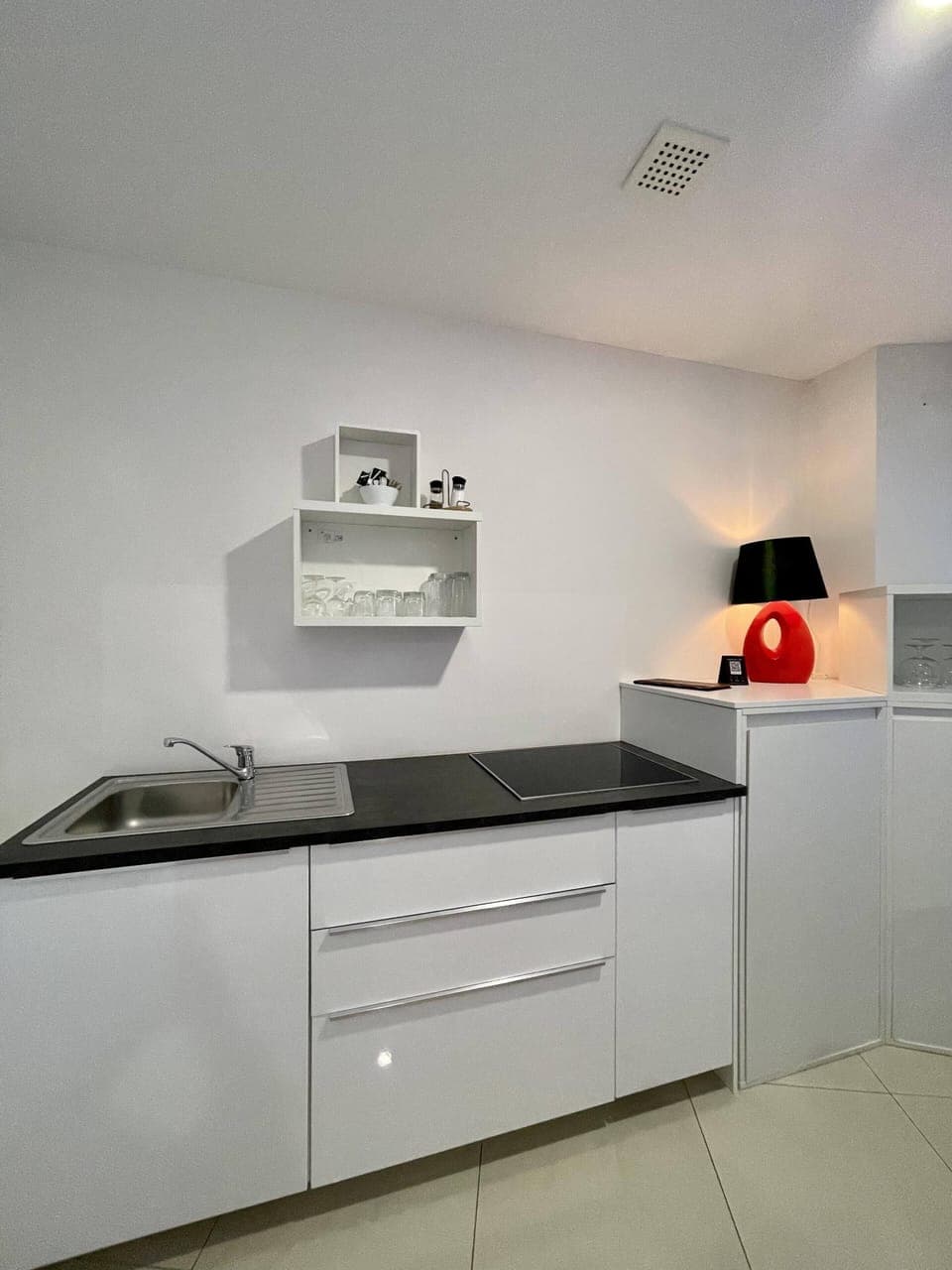 Deluxe Studio (Studio in terasa) | Private kitchen | Coffee/tea maker, electric kettle