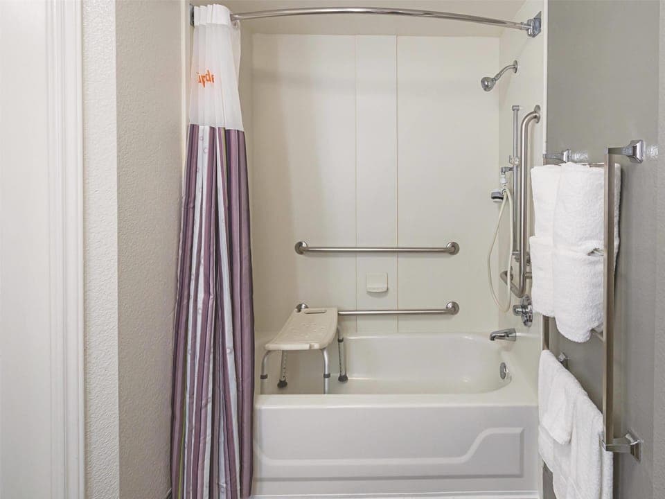 Room, 1 King Bed, Accessible, Non Smoking (Mobility/Hearing Impaired Accessible) | Premium bedding, desk, laptop workspace, blackout drapes