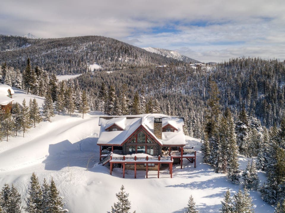 Buckaroo Ridge, Exterior