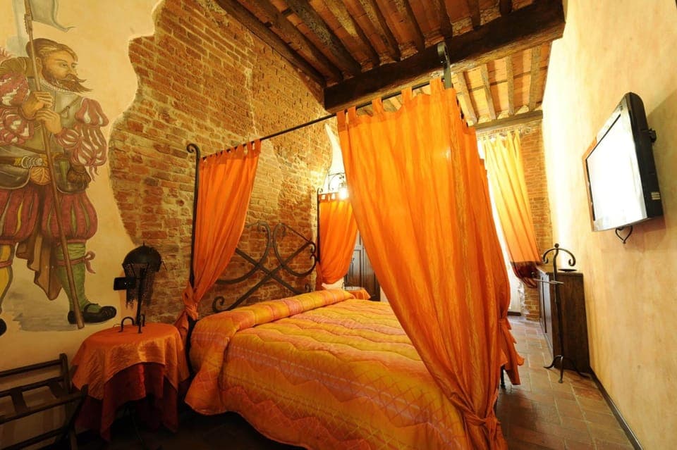 In-room safe, desk, free WiFi, bed sheets