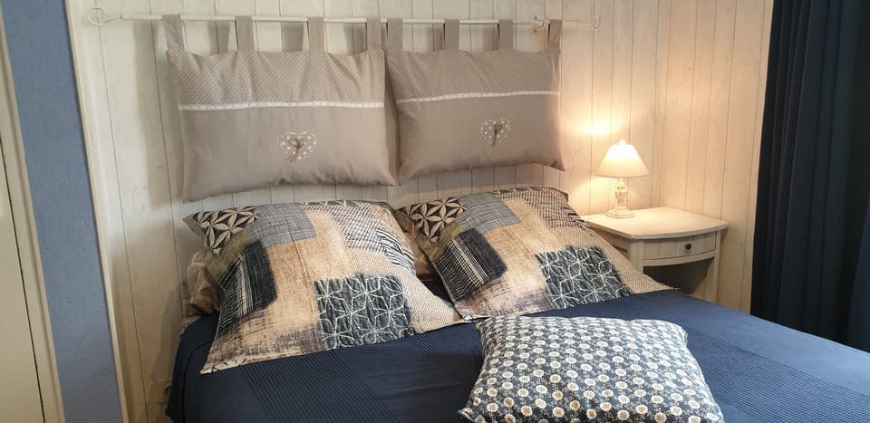 Double Room, Courtyard View | Premium bedding, individually decorated, individually furnished