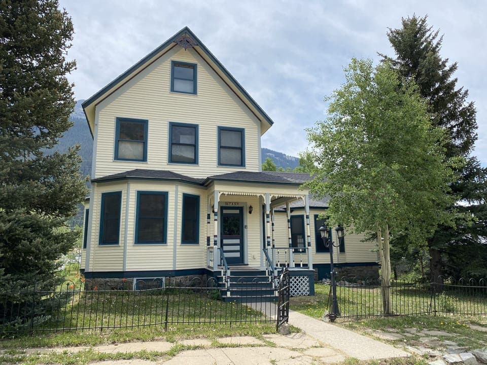 View of front of the house 