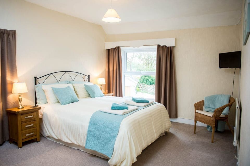 spacious master bedroom