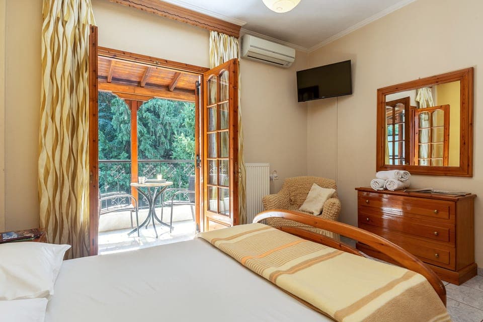 Double or Twin with Meteora View | Individually decorated, individually furnished, soundproofing, free WiFi