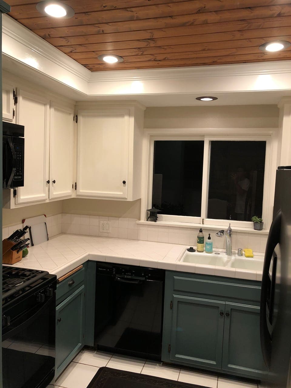 Fully Stocked Hitchen 