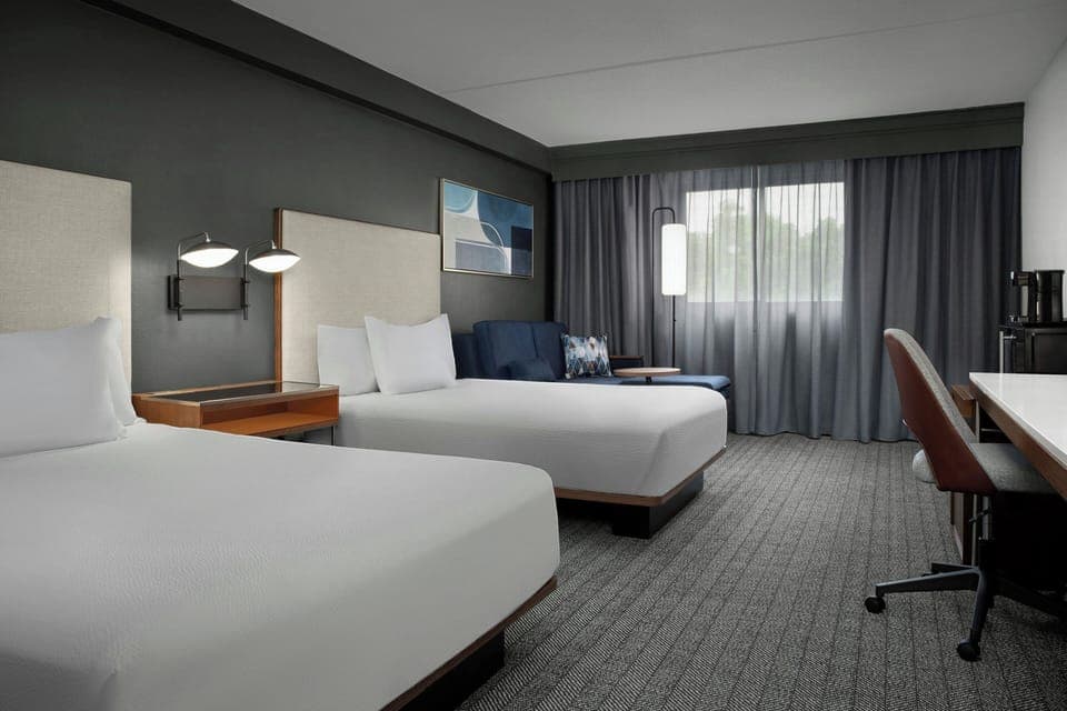 Premium bedding, in-room safe, desk, blackout drapes