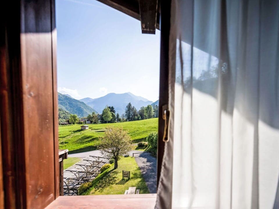 Flooring, Plumbing Fixture, Bathroom, Interior Design, Wood, Floor, Plumbing, Lighting, Tap, Furniture