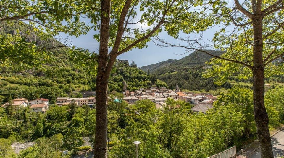 Experience the picturesque atmosphere at this amazing property.