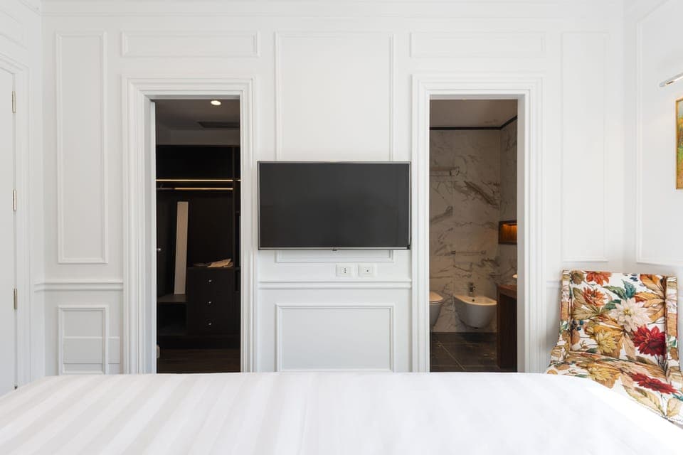 Deluxe Double Room | Egyptian cotton sheets, premium bedding, down comforters, pillowtop beds