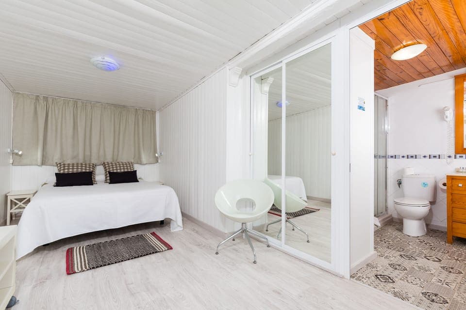 Superior Double Room, Terrace | Minibar, in-room safe, desk, blackout drapes