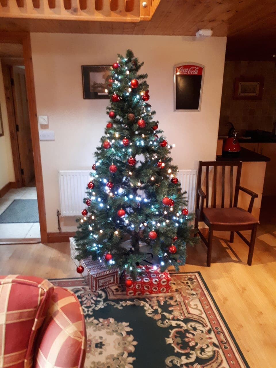 Family Cottage, 2 Bedrooms | Living area | 32-inch flat-screen TV with digital channels, TV, DVD player