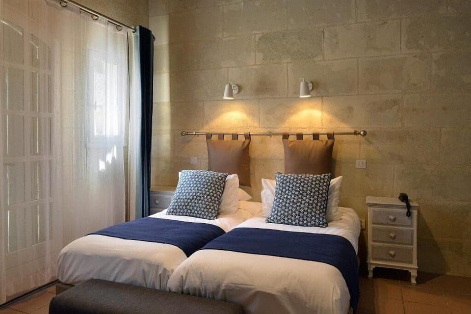 Standard Room, 2 Twin Beds | Individually decorated, desk, free WiFi, bed sheets