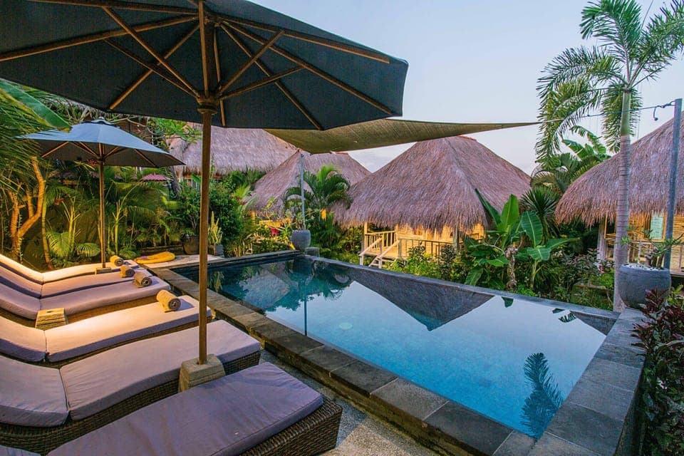 2 outdoor pools, sun loungers