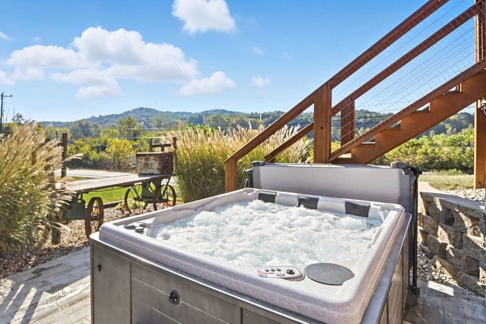 Outdoor spa tub