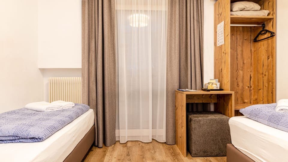 Economy Double Room, 1 Bedroom | Individually decorated, individually furnished, desk, laptop workspace