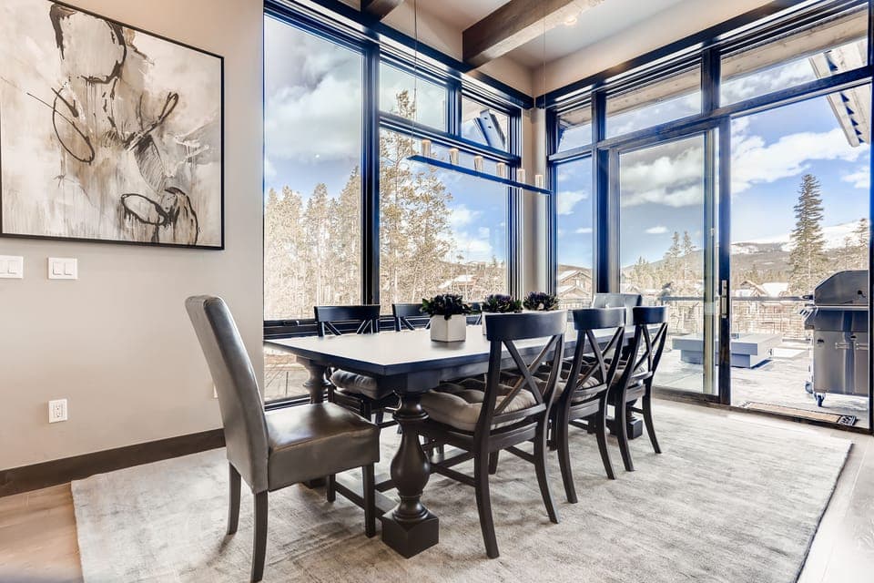 Seating for 8 at the dining room table