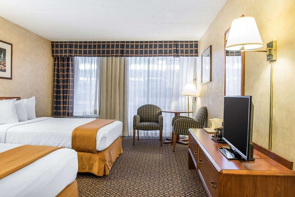 In-room safe, desk, laptop workspace, blackout drapes