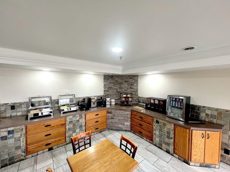 Free daily buffet breakfast