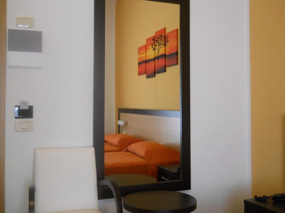 Minibar, in-room safe, desk, free WiFi