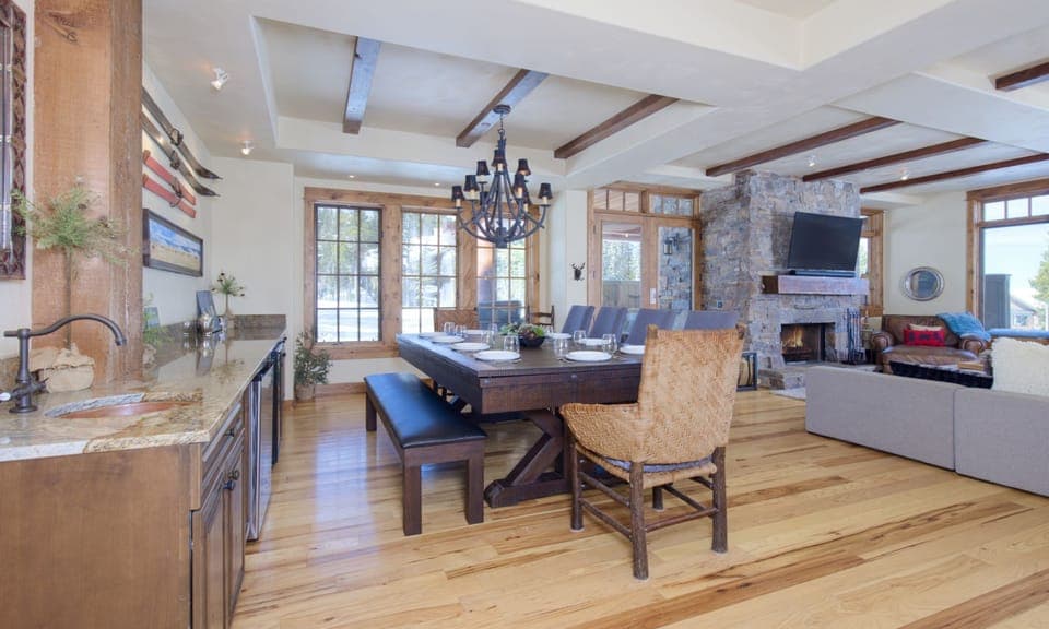 Cowboy Heaven Luxury Suite 1B, Dining, 1