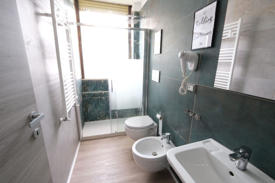 Bathtub, deep soaking tub, free toiletries, hair dryer