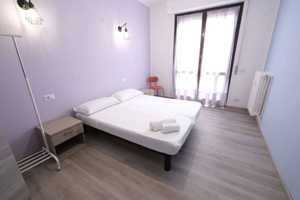 Hypo-allergenic bedding, desk, soundproofing, free WiFi