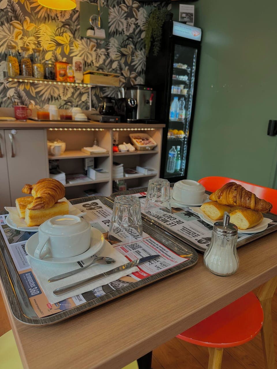 Daily buffet breakfast (EUR 9 per person)