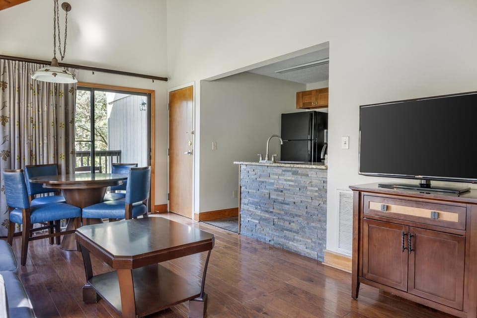 Microwave, coffee/tea maker