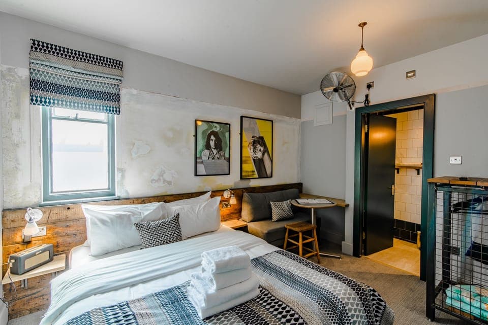 Double Room (King Room) | Individually decorated, desk, iron/ironing board, free WiFi