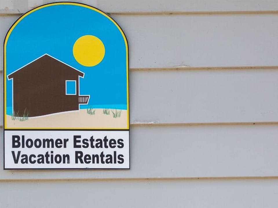 Sisu Beach House - Managed by Bloomer Estates Vacation Rentals