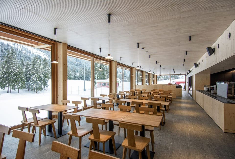 Lunch and dinner served