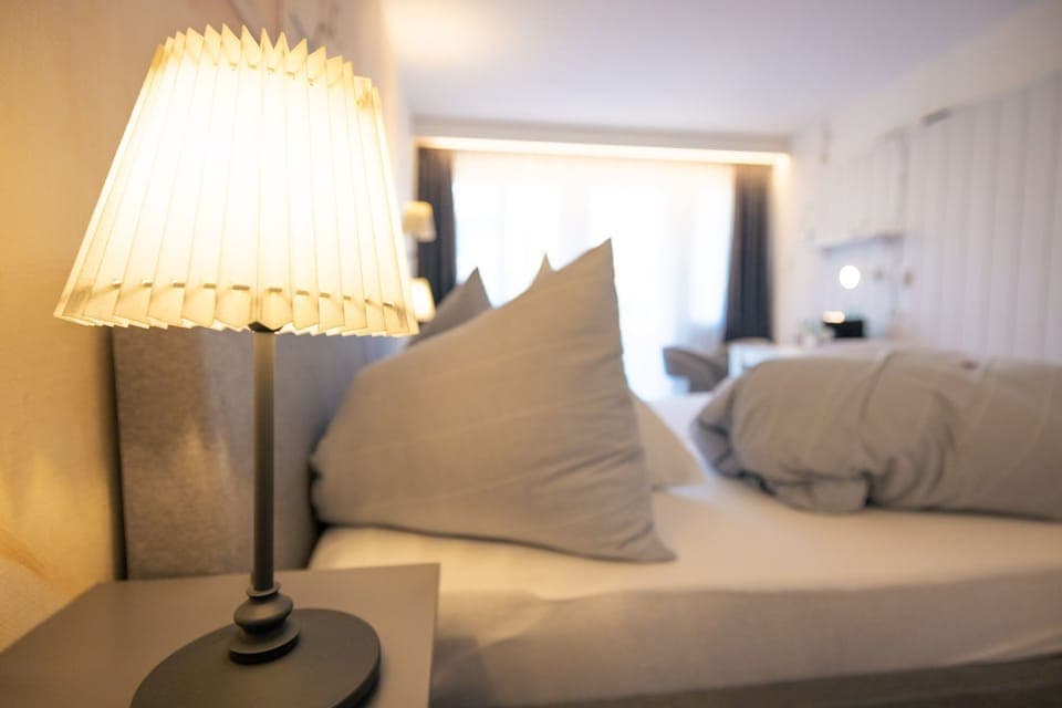 Double Room | Memory foam beds, in-room safe, desk, blackout drapes