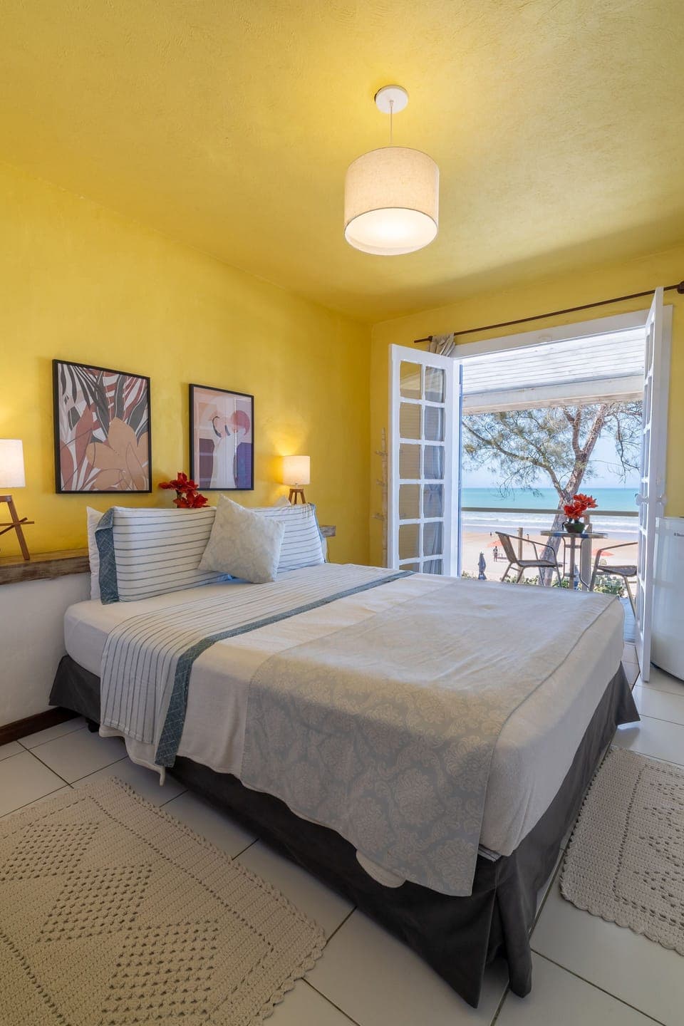 Superior Suite | Minibar, bed sheets