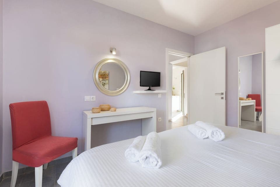 Columbine Apartment Agios Stefanos-bedroom