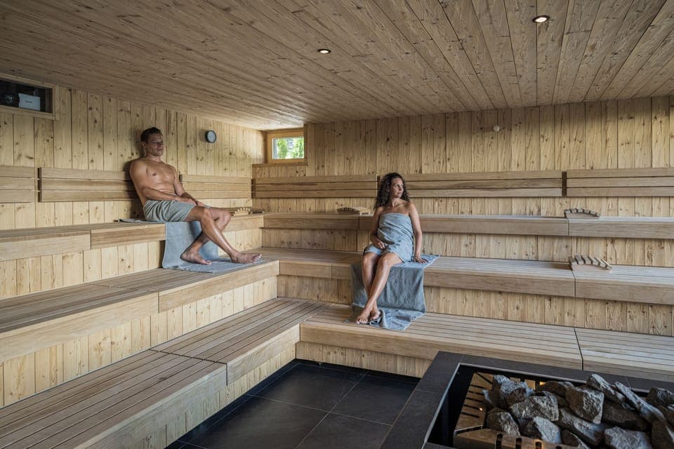 Sauna, steam room