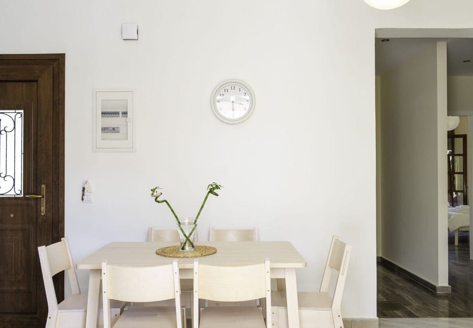 Deluxe Apartment (Mirto) | In-room dining