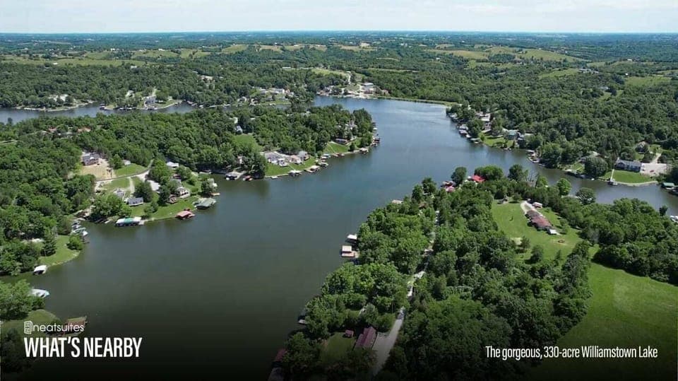 Near Williamstown Lake