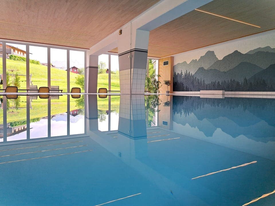 Exercise/lap pool