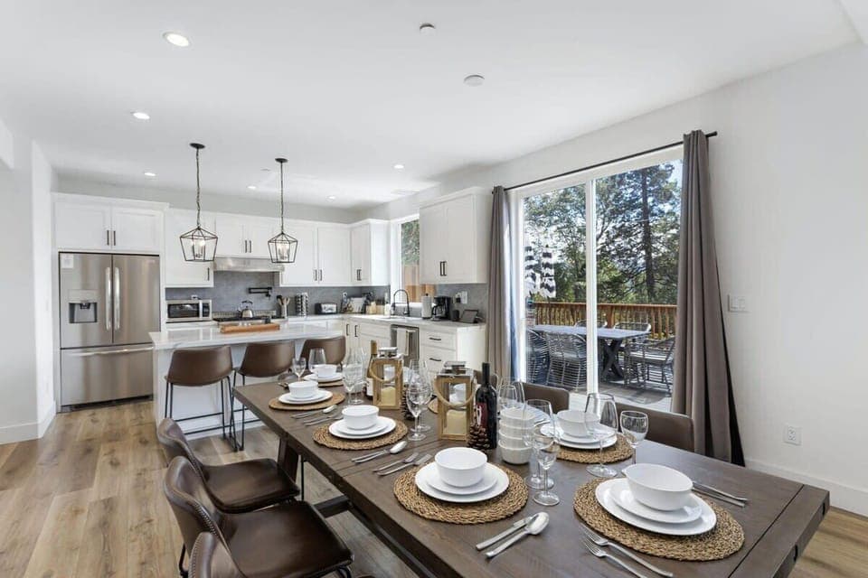 Entry Level | Dining Area- Beautiful seating and settings
