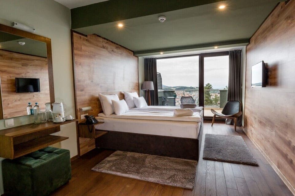 Basic Double or Twin Room | Minibar, in-room safe, desk, blackout drapes