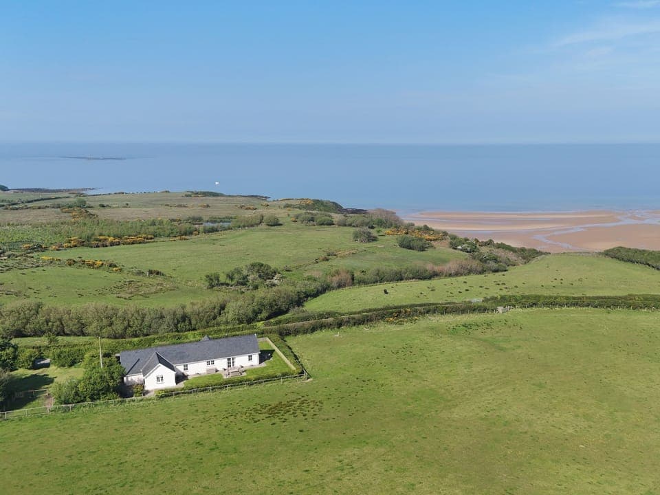 Cottage | Aerial view