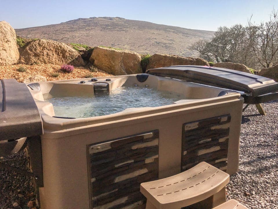 Cottage | Property grounds