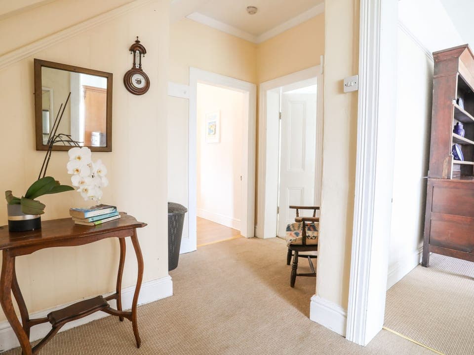 Cottage | 2 bedrooms, individually decorated, individually furnished, free WiFi