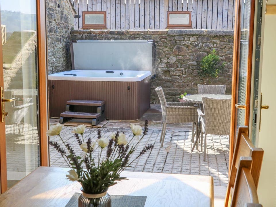 Cottage | Property grounds