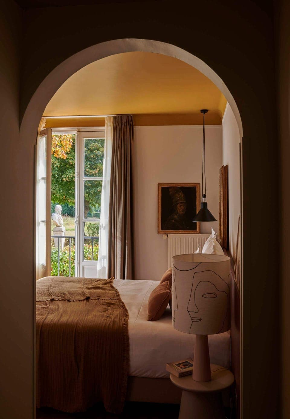 Deluxe Suite | In-room safe, individually decorated, individually furnished, desk