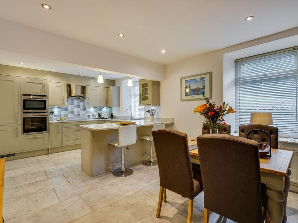 Cottage | Private kitchen | Dishwasher, electric kettle, toaster, highchair