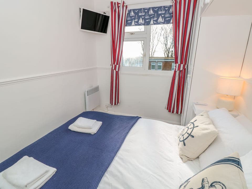 Cottage | 2 bedrooms, individually decorated, individually furnished