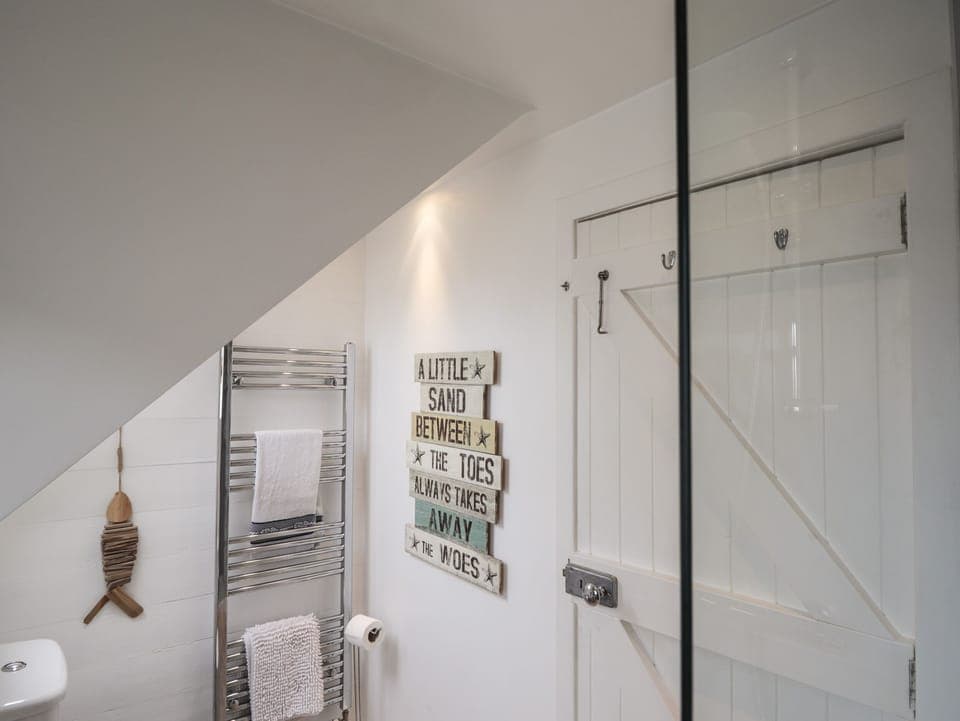 Cottage | Bathroom | Shower