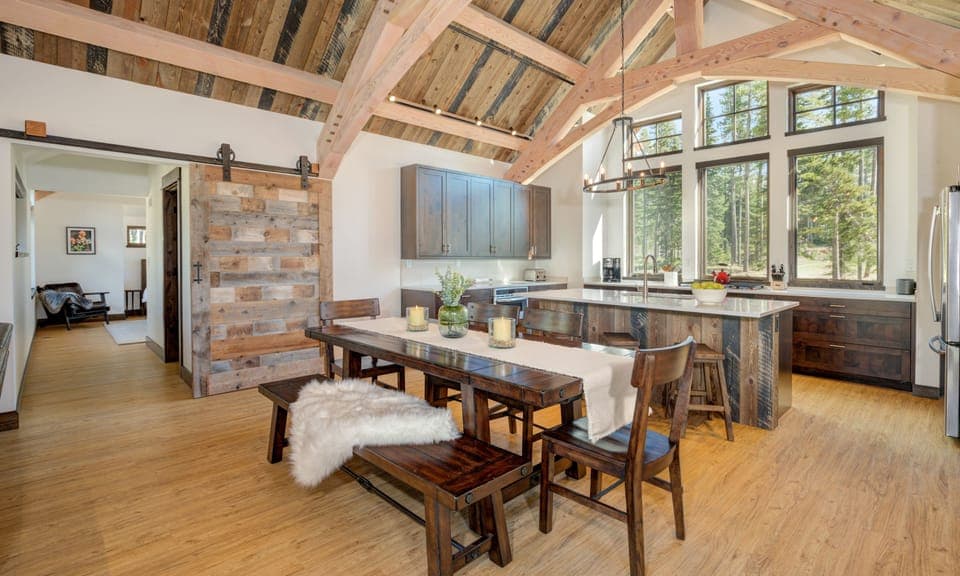 Spotted Eagle Lodge, Dining, 1